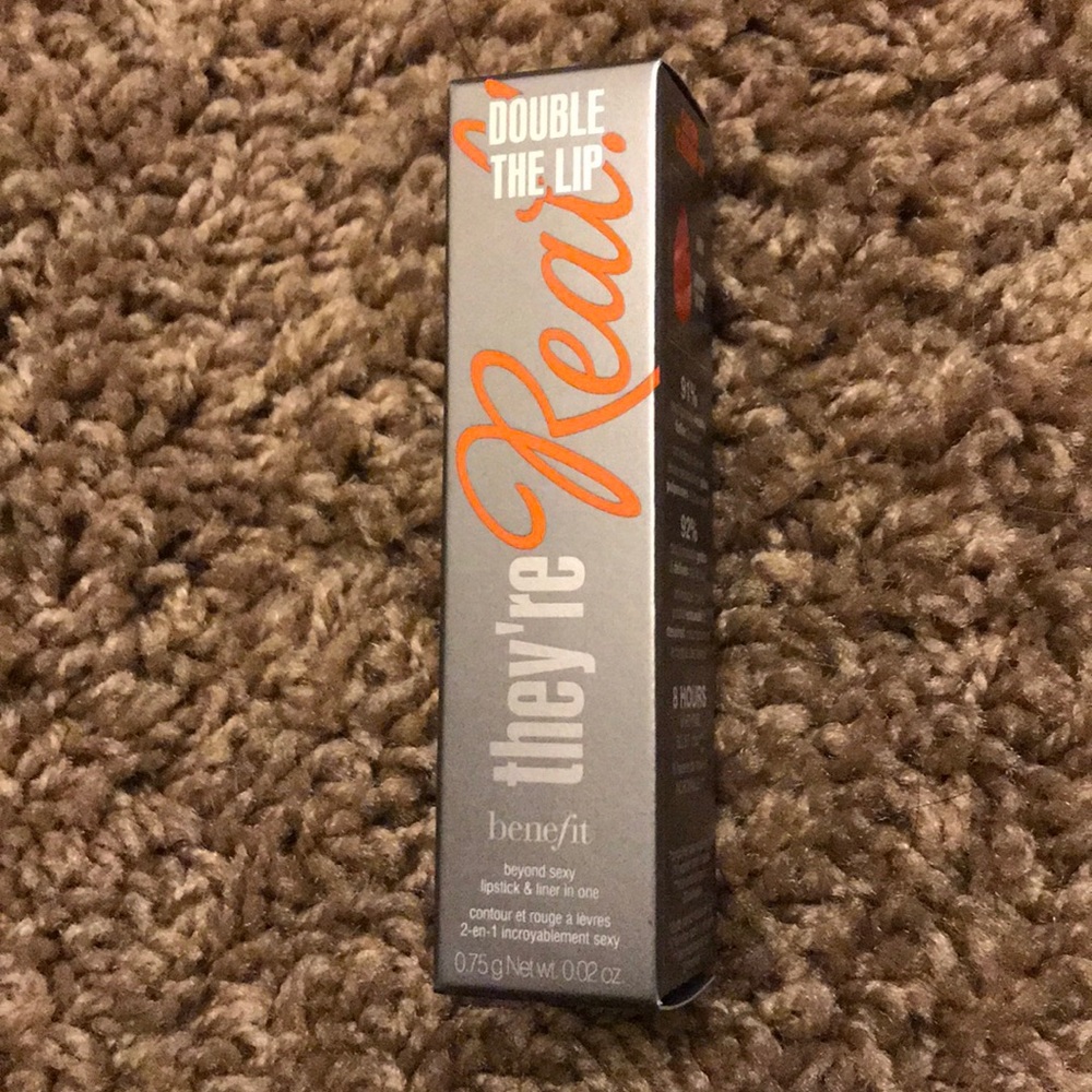 Benefit Cosmetics Liner+Lipstick